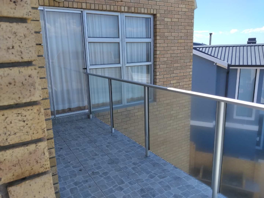 To Let 1 Bedroom Property for Rent in Reebok Western Cape